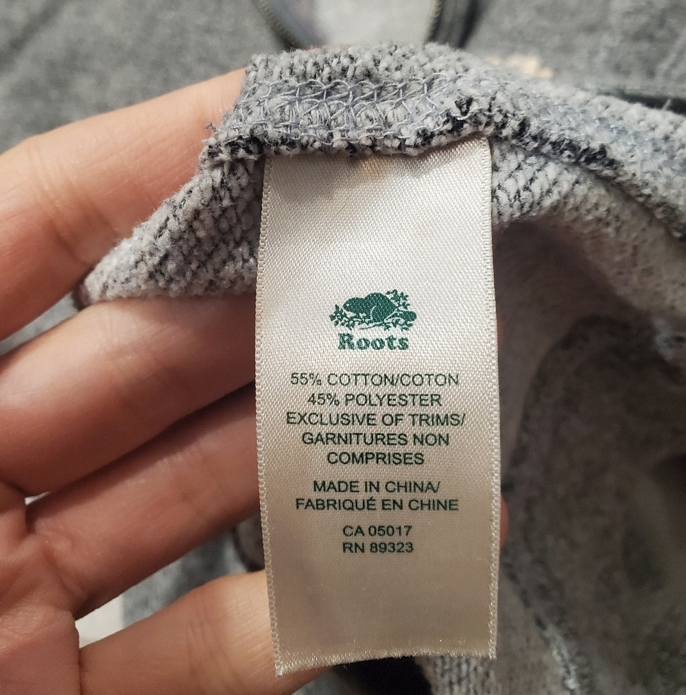 Roots Quarter-Zip Pullover Long Sleeve Sweater. Heathered Grey. Size M. - Picture 6 of 9